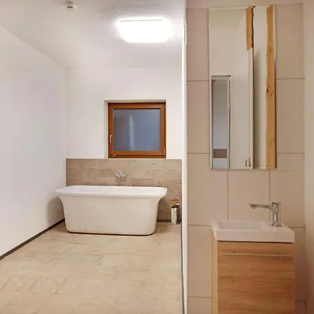 Cosy Holiday In With Balcony Daire